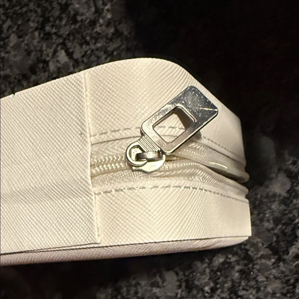 Elegant Cream Canvas Zipper Jewelry Organizer and Travel Case New